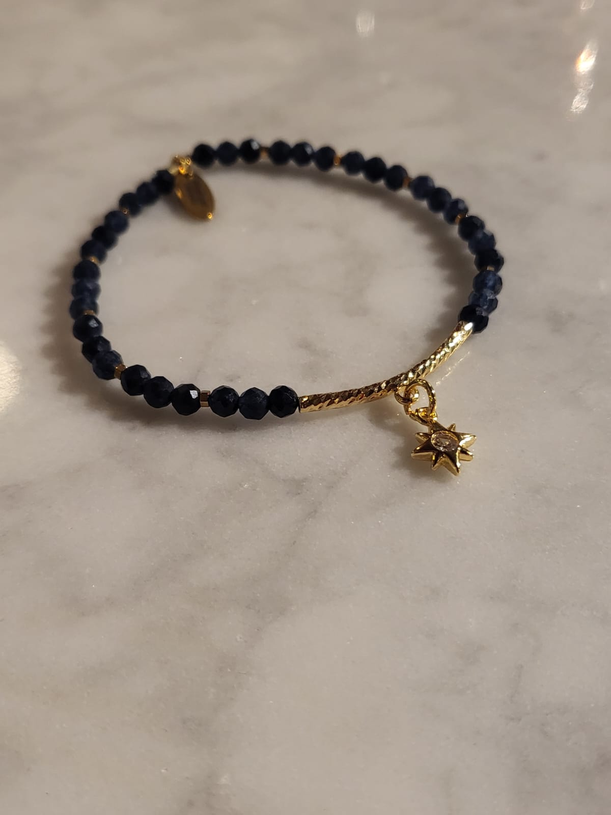 Starry Sapphire (blue sapphire)