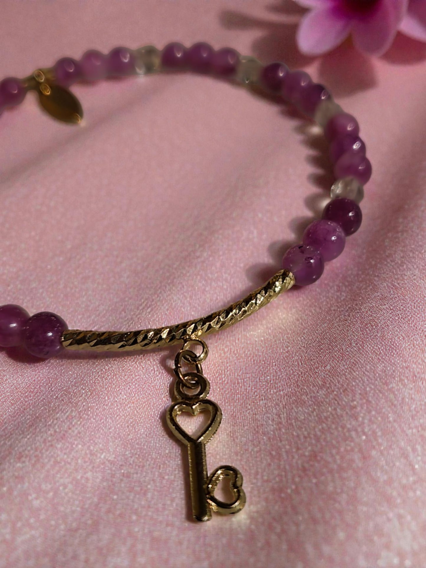 Pink Secret (pink tourmaline jade) met sleutel
