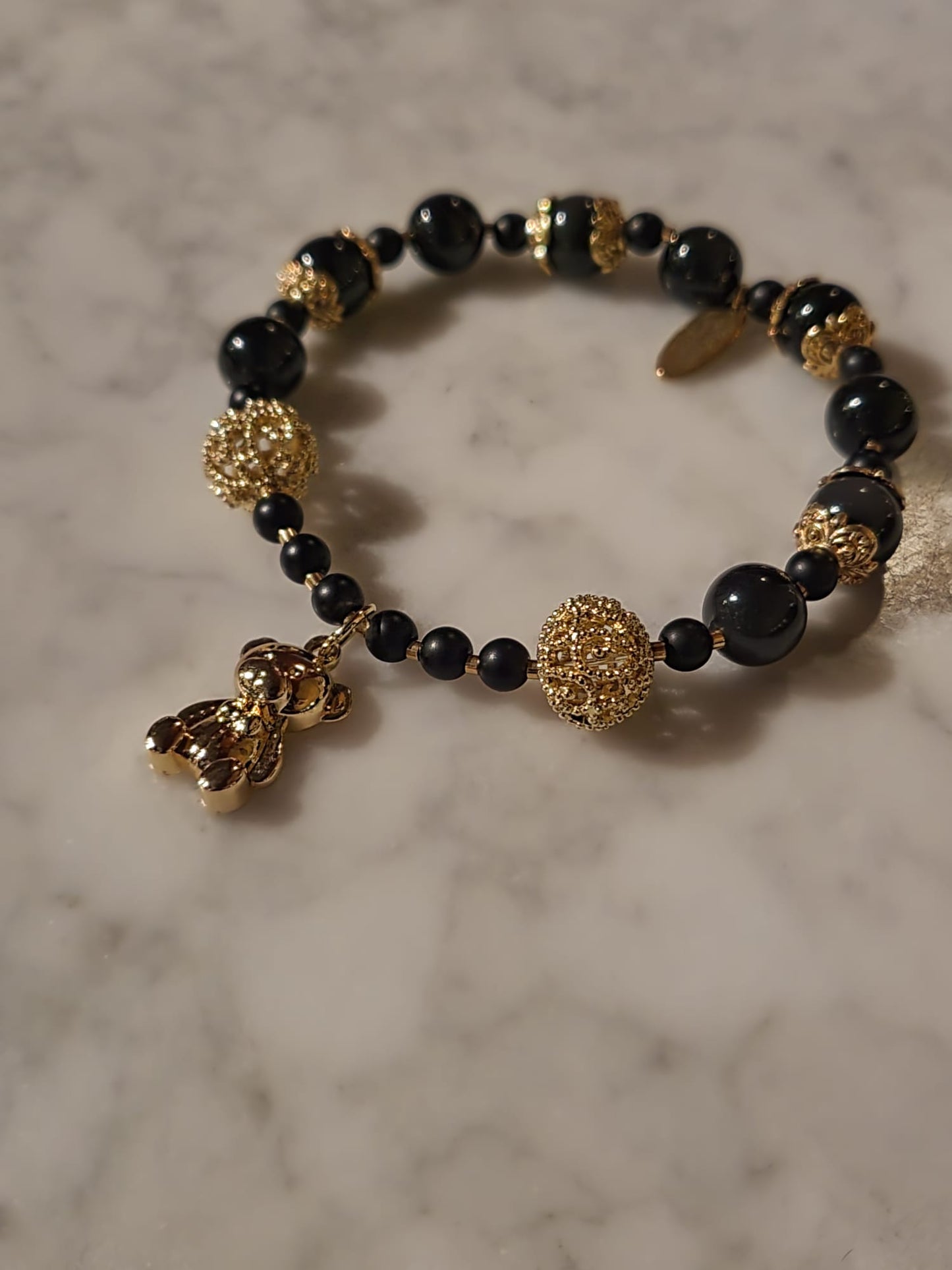 Golden Bear Grace (Matt black agate & obsidiaan ) met beertje